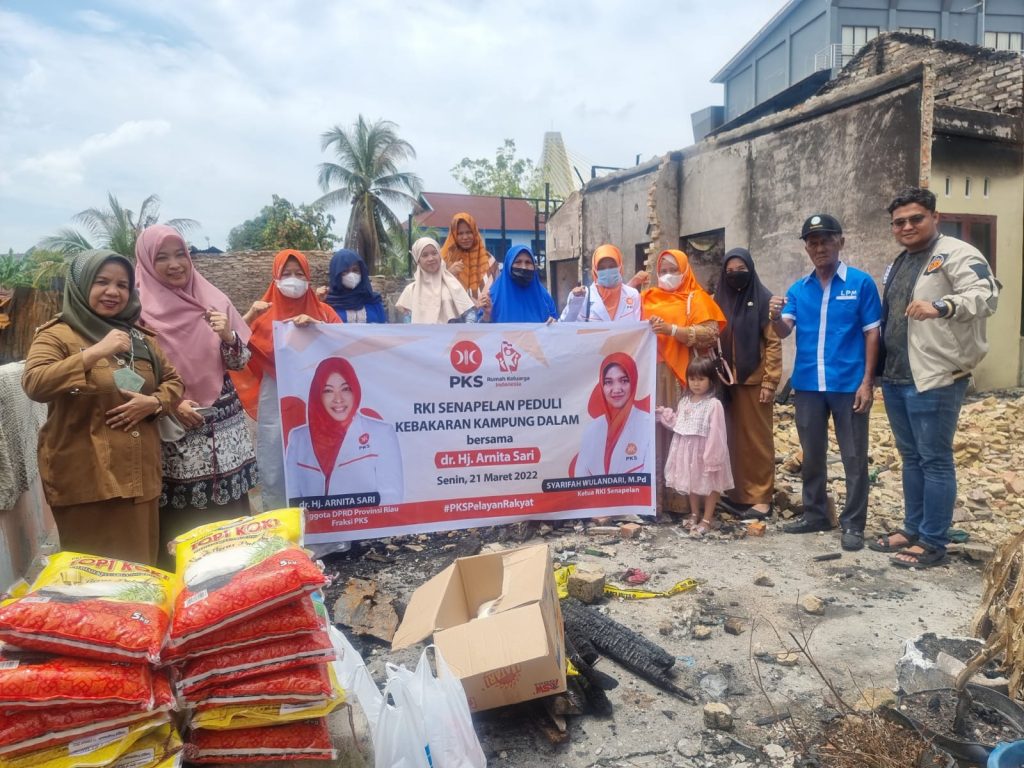 RKI Senapelan dan Anggota DPRD Provinsi Beri Bantuan Korban Kebakaran