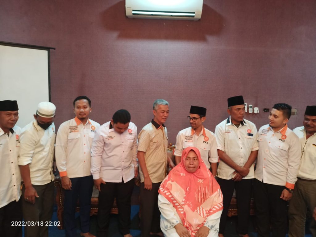DPC PKS Binawidya Lantik 35 PJ RW, Di Hadiri MPW PKS Riau dan DPD PKS Kota Pekanbaru