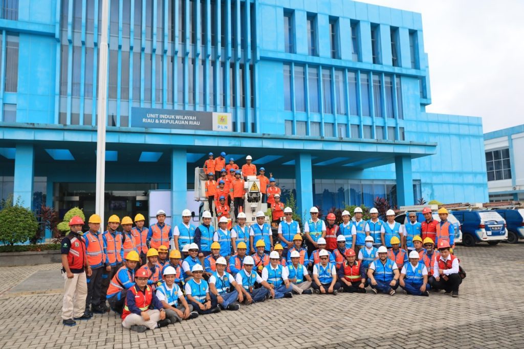 Amankan Pasokan Listrik Jelang Perayaan Natal dan Tahun Baru, PLN UID Riau dan Kepulauan Riau Siagakan 1.395 Petugas