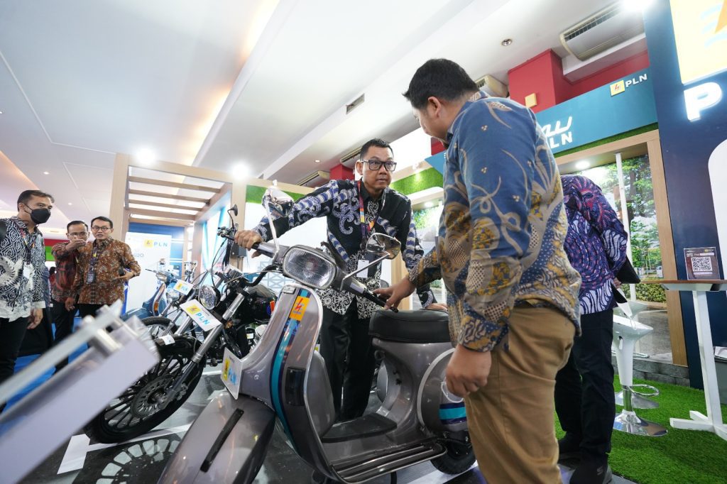 Yuk! Jajal Motor Listrik Konversi di IIMS 2023,Hasil Karya Anak Bangsa