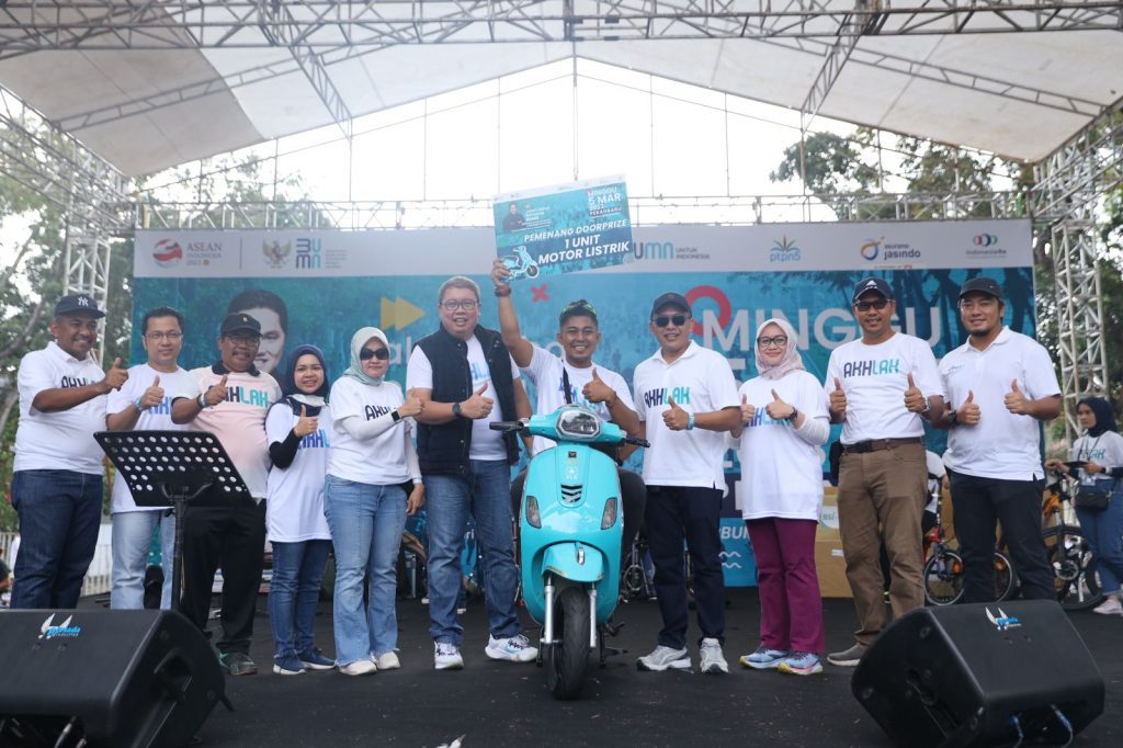 Meriahkan HUT Ke-25 kementerian BUMN di Riau,PLN Sosialisasikan Layanan Digital dan Hadiahkan Kendaraan Listrik