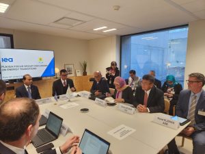 Diskusi Intensif dengan International Energy Agency, Dirut PLN Paparkan Strategi Wujudkan Transisi Energi di Indonesia