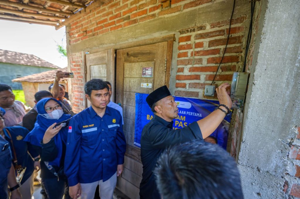 2.182 Keluarga di Jatim Dapat Sambungan Listrik PLN Gratis dari Pemerintah