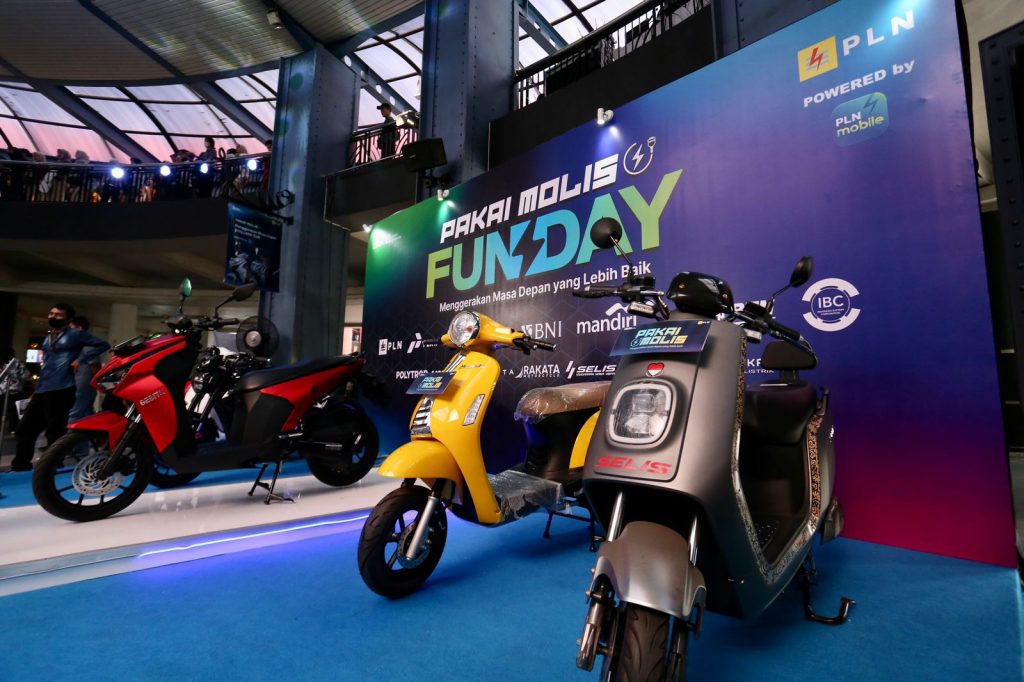 Sinergi PLN dan Himbara Dalam Pembiayaan, Mudahkan Masyarakat Beli Motor Listrik
