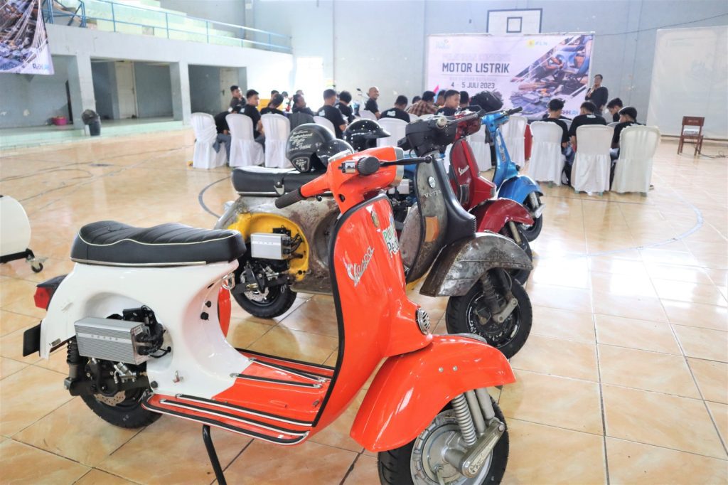 Dukung Peningkatan Kapasitas SDM, PLN beri Pelatihan Konversi Motor Listrik ke Siswa SMK di Lampung