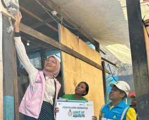 Atasi Segala Hambatan, Srikandi PLN Salurkan Listrik ke Daerah 3T di Sulawesi