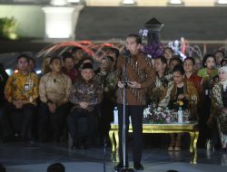 Hari Batik Nasional, Direksi PLN Tampilkan Perpaduan Busana Adat Solo dan Yogyakarta di Istana Negara
