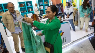 29 UMKM Binaan PLN Eksis di INACRAFT, Istri Menkop dan UKM Apresiasi Produk Unik dan Berkelas