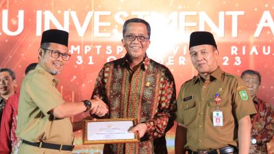 Akselerasi Pertumbuhan Ekonomi Riau, PLN Berhasil Raih Juara Pertama Riau Investment Award 2023