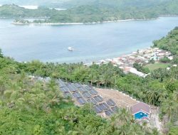 Masyarakat Pulau Bembe Kabupaten Selayar Nikmati Listrik Bersih dari PLTS PLN 176 kWp