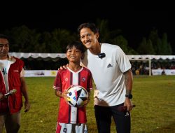 Irfan Bachdim Beri _Coaching Clinic_ di Relawan Bakti BUMN Jembrana, Bali