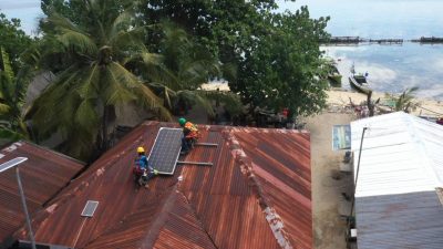 Pasang 118 Mikro PLTS, PLN Listriki Warga Tiga Pulau di Pangkep Dengan Energi Bersih
