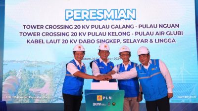 Hadirkan Terang di Pulau-pulau Terdepan, PLN Resmi Operasikan 8 Tower Crossing dan Kabel Laut 20 kV Sepanjang 6,28 kms di Kepulauan Riau