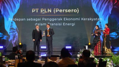 Menjadi Penggerak Ekonomi Kerakyatan dalam Transisi Energi, PLN Sabet Penghargaan di Detikcom Awards 2024