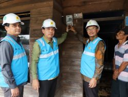 Kado Manis HLN Ke-79, PLN UIDRKR Hadirkan Terang Bagi 69 Dusun Terpencil di Riau