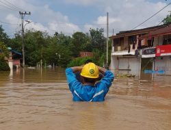 PLN Siagakan Petugas Amankan Pasokan Listrik saat Cuaca Ekstrem di Rokan Hulu Riau