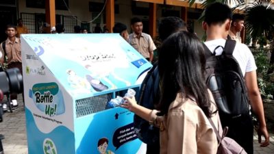 Gaungkan Kurangi Penggunaan Plastik, PLN Bersama 1.000 Pelajar Bangkitkan Semangat Zero Waste di Sekolah melalui kegiatan Bottle Up, Clean Up, dan Green Action!