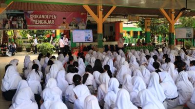 Peringati Hari Pahlawan, Srikandi PLN Tanamkan Nilai Anti-Bullying di SMAN 7 Pekanbaru