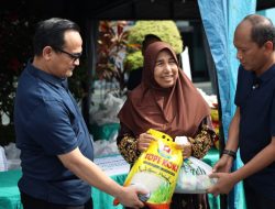 Terang Berkah Ramadan, PLN UID Riau dan Kepri Hadirkan 1.200 Paket Sembako Murah untuk Masyarakat Pekanbaru