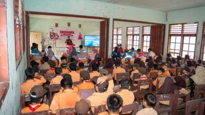 Peringati Hari Anak Nasional, Srikandi PLN Tebar Inspirasi hingga Pelosok Kepulauan Meranti