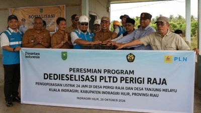 PLN UP3 Rengat Bersama Pemkab Inhil Resmikan Listrik 24 Jam di Desa Perigi Raja dan Tanjung Melayu
